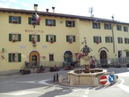 Alpine Splendor: Trekking from Meran to Lake Garda's Beauty (19)